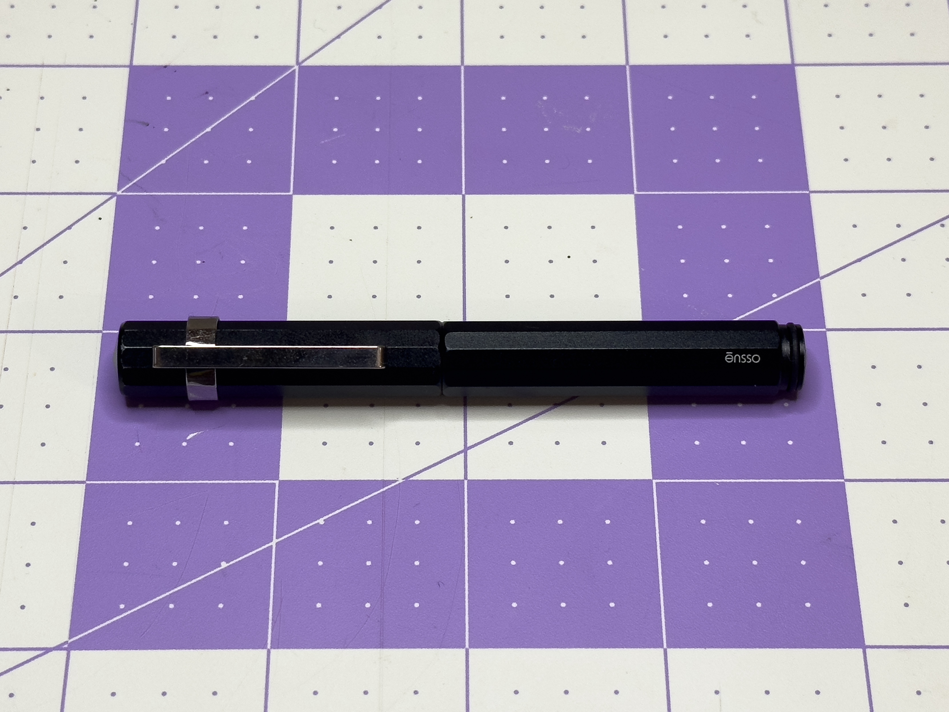 Ensso XS Minimalist Pocket Fountain Pen with the cap on