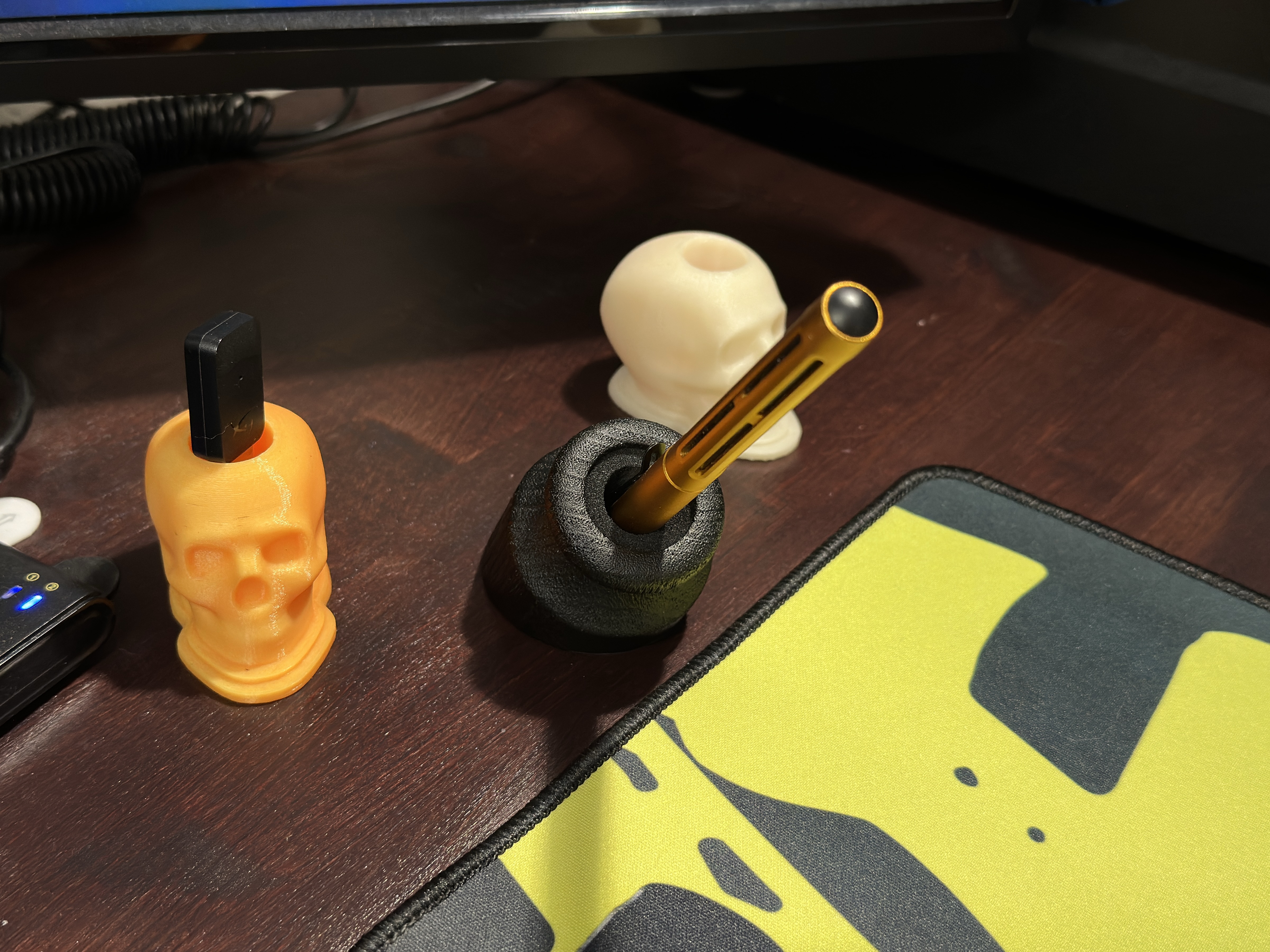 Penwell Classic on the desk with a Spoke Pen