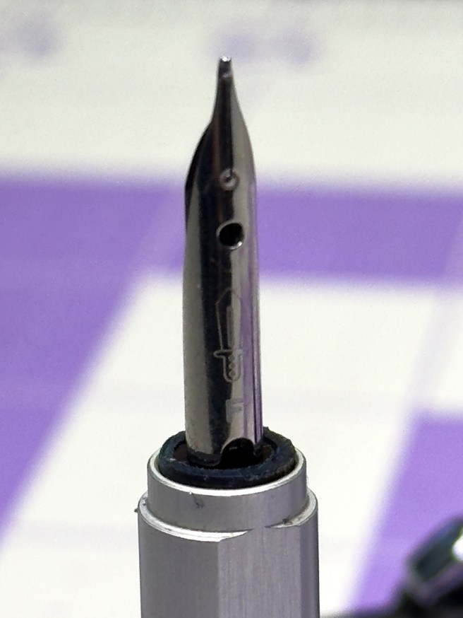 Endless Creator Retractable Fountain Pen nib closeup