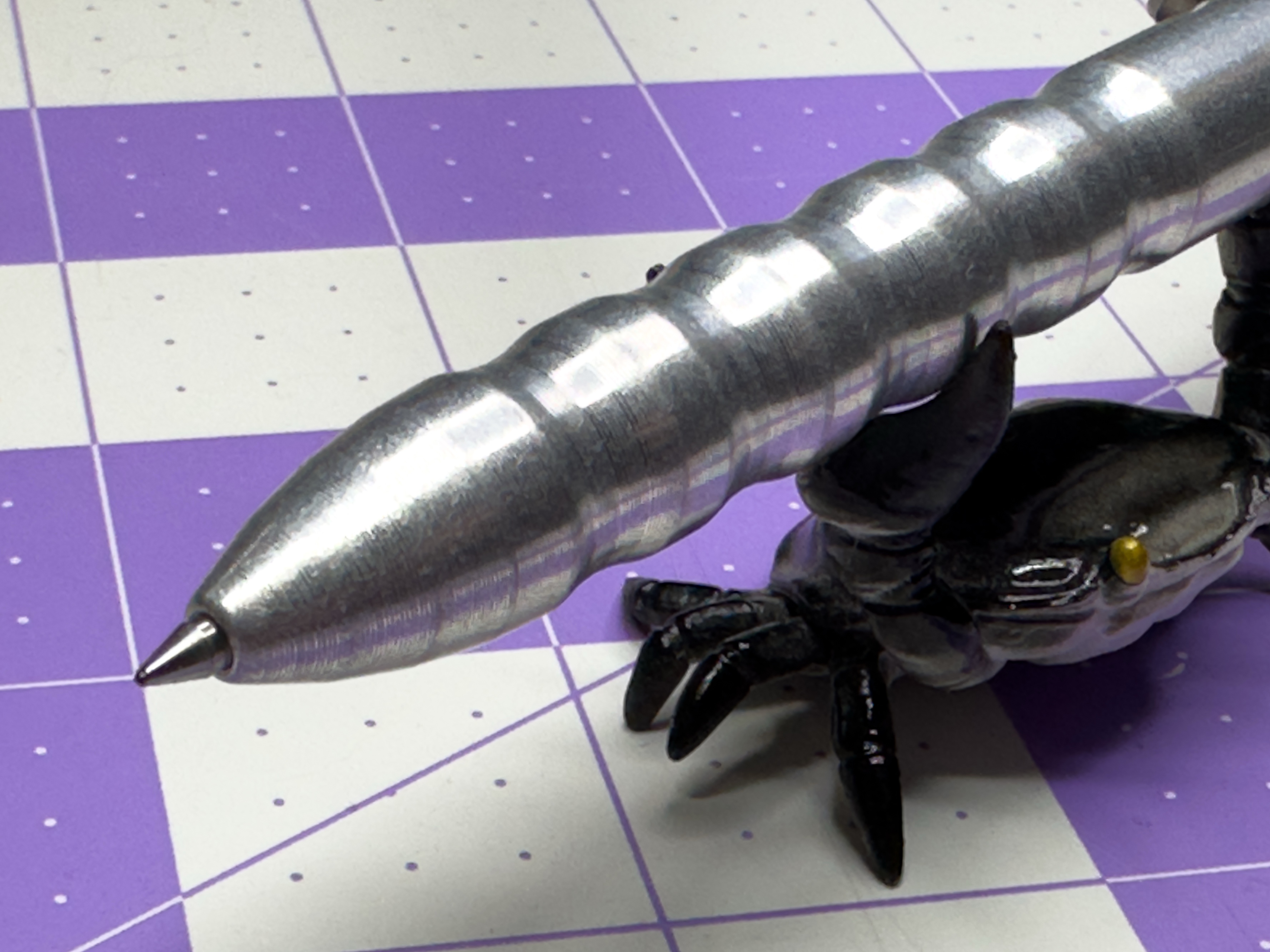 Everyday Karas Basik.001 gel rollerball pen tip closeup